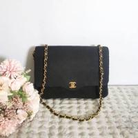 ราคา Chanel​ vintage​ flap​ bag​ Black Fabric (3878005512)