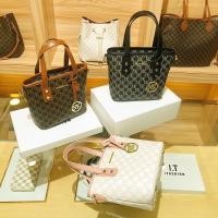 ราคา [Preorder] กระเป๋าlสะพายไหล่หนังแท้ MK แฟชั่นถัง tote bag แท้ 100% (13908681003)