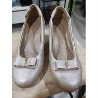 ราคา รองเท้ามือสอง thames ของแท้ (2714132202)