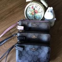 ราคา กระเป๋า coach คล้องแขน size s 2 ซิป แท้ 100% พร้อมส่ง (1749270419)