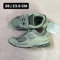 ราคา New Balance 2002r มือสอง (38/23.5cm) New balance 530 มือสอง (25667908517)