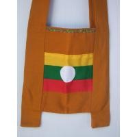 ราคา ถุงย่ามชาวไทยใหญ่ กระเป๋าผ้าไหมลายธงชาติไตย ขนาด หนา 8 ซม. x ยาว 29 ซม. x สูง 24 ซม.x ผ้าสะพาย สูง 60 ซม. (7662732436)