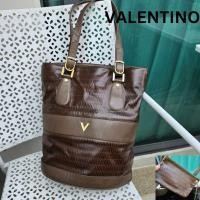 ราคา Valentino Bucket กระเป๋าวาเลนติโน่ถังมือสองของแท้ มาพร้อมใบลูกสภาพพร้อมใช้ (19187523515)