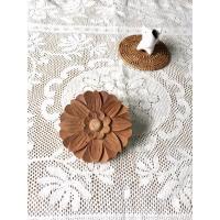 ราคา ดอกไม้ แกะสลัก ไม้สัก ลายละเอียด กว้าง 10 ซม. หนา 1.5 ซม. (15764930168)