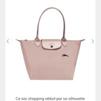 ราคา พร้อมส่ง Longchamp le pliage club หูยาว ไซส์ s ของแท้จาก King Power สี 566 AUBÉPINE ขายราคาตามป้ายเลยจ้า (4600201067)