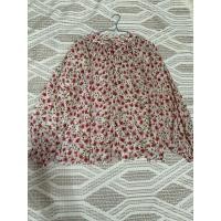 ราคา เสื้อ blouse ชีฟอง ลายดอกสีแดง อก50“ ยาว 24” (28426486090)