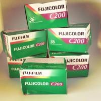 ราคา FUJIFILM FUJICLOR C200 กล่องบุบ (4910869813)