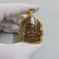 ราคา จี้พระหลวงพ่อรวย เหรียญนั่งพาน รุ่นรวยพันล้าน วัดตะโก จ.อยุธยา ปี 2555 (16894673728)