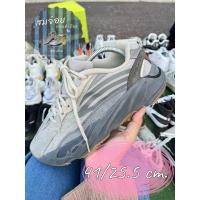 ราคา Adidas Yeezy Boost 700 V2 Tephra Size 41 (27718566601)