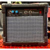 ราคา แอมป์กีต้าร์ไฟฟ้าพกพา ราคทถูก BRAVO 10W มีเสียงแตก ใช้ถ่านBatteryได้ ใช้ไฟบ้านได้ (19284762215)