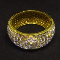 ราคา กำไลข้อมือ สำหรับชุดไทย สีทอง ประดับพลอยขาว (ขนาดใหญ่) (2031335937)