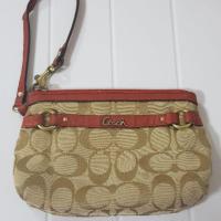 ราคา ขายค่ะ!! กระเป๋า COACH คล้องมือ ของแท้ ใช้เองค่ะ (1912546175)