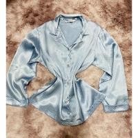 ราคา Victoria’s Secret เชิ้ตสีฟ้าลายจุดขาว (12035745289)