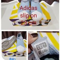 ราคา รองเท้าผ้าใบ Adidas Slip on สีฟ้า ผ้าตาข่าย รุ่นใหม่ (5335921755)