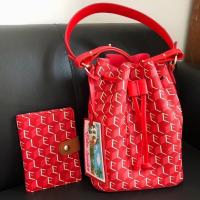 ราคา พร้อมส่ง{ไลฟ์ลด 100฿} Estee Lauder Bucket Bag + Card Holder กระเป๋าจากเอสเต้ ส่งตรงจากช็อป (9503376699)