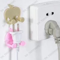 ราคา ที่แขวนปลั๊กไฟ พร้อมส่ง ที่แขวนสายไฟ USB ติดผนัง ที่ยึดพวงกุญแจ จัดระเบียบปลั๊กไฟ คละสี(แอปเปิ้ล) (7235118348)