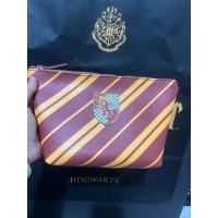 ราคา กระเป๋าแต่งหน้า Harry Potter Trapezoid Miniso (43872018435)