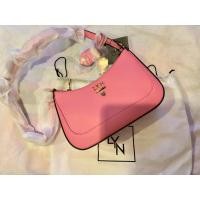 ราคา LYN กระเป๋าสะพายไหล่สีชมพู แท้100% (22890697400)