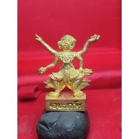 ราคา รูปหล่อลอยองค์ หนุมาน 4 กร (เนื้อฆ้องโบราณ) หลวงปู่พรหมมา เขมจาโร วัดสวนหินผานางคอย จ.อุบล รุ่นเงินล้าน ปี 2538 (29732355684)