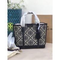 ราคา พร้อมส่ง รุ่นหายากค่ะ TORY BURCH PERRY T #MONOGRAM SMALL TRIPLE-COMPARTMENT TOTE สีน้ำเงิน หายากนะคะรุ่นนี้ (23414240876)