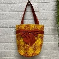 ราคา กระเป๋าถือ นารายา กว้าง 10 สูง 10 ก้น 6 นิ้ว ราคา 190 บาท (22052105387)