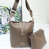ราคา กระเป๋าสะพายทรงถัง หน้าเข็มขัด แบรนด์แท้ Pimmy สีน้ำตาลทอง (3820919875)