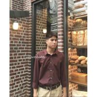 ราคา [ส่งต่อ] เสื้อเชิ้ตแขนยาว H&M สีเลือดหมู 2XL ผ้าดีมาก (มีตำหนินิดหน่อย) (16813540203)