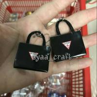 ราคา Hitam ต่างหูกระเป๋า Guess สีดํา (7584364847)