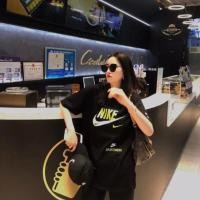 ราคา เสื้อยืด nike สีเขียวสะท้อนแสง (4542688806)