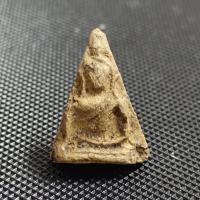 ราคา นางพญาพิมสังฆาฎิ พิษณุโลก กรุวัดนางพญา เก่ามากครับ (23462985915)