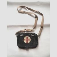 ราคา กระเป๋าสะพายข้าง ผ้าสีดำ tough มือสองสภาพดี (1442303921)