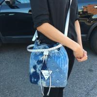 ราคา Guess crossbody bag กระเป๋า guess (103752444)