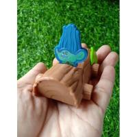ราคา Trolls โมเดลมือสองสภาพดี (16973977668)