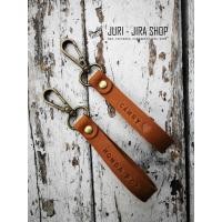 ราคา พวงกุญแจหนังแท้ หัวตะขอรมควัน สลักชื่อได้/ ชิ้นเดียวก็ขายค่ะ (2691480744)