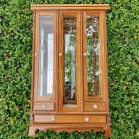 ราคา ตู้จิ๋วไม้สักโบราณสามประตู ตู้โชว์พระ ไอ้ไข่วัดเจดีย์ ชั้นวางพระเครื่อง ของจิ๋ว ของแต่งบ้าน ของขวัญวันเกิด ขึ้นบ้านใหม่ (7528555540)