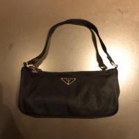 ราคา กระเป๋า prada มือสองของแท้ (4812122175)