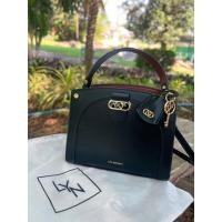 ราคา [พร้อมส่ง]ส่งต่อแท้100%LYNกระเป๋าสีดำแดงเหมาะออกงานหรือใส่เที่ยวเล่นเก๋ๆ#มือสอง (22467200515)