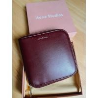 ราคา กระเป๋าสตางค์ Acne Studio มือ2 สภาพ90% สีburgundy (24239777755)
