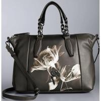 ราคา กระเป๋าถือ Vera Wang Graham Soft Satchel Bag รุ่นใหม่ - สีดำลายดอกไม้ (40909323648)