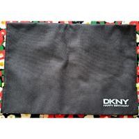 ราคา กระเป๋า DKNY Happy birthday กระเป๋าผ้า ใส่ของได้เต็มพื้นที่ ขนาด ที่แจ้งไว้ สามารถพับได้ มีสายรัด Size : 48 x 35 cm (27815407642)