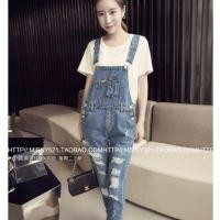 ราคา เอี๊ยมแฟชั่น ขายาว แต่งขาด ผ้ายีนส์สีซีด สายปรับได้ (591856323)