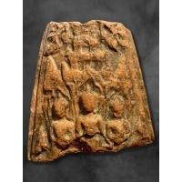 ราคา พระกาบกล้วย ลำพูน อายุ 1300 ปี เต็มฟอร์มสวยๆหลักแสน หักเดิมในกรุหายากมาก พระกรุแท้ พระลำพูน รับประกันพระแท้ (24425300512)