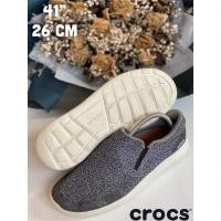 ราคา รองเท้า Crocs มือสองของแท้ (4353804471)