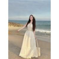 ราคา ชุดไปทะเลผู้หญิงผ้าลูกไม้ผ้าไหมคอที่ไม่มีสายหนังแขนกุดกระโปรงยีนส์จีบยาวแต่งหุ่นอ่อนวัย (43914331692)