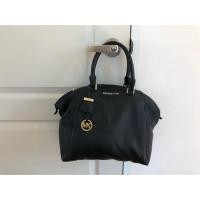 ราคา Used กระเป๋าสะพาย Michael Kors ของแท้ % (1886781833)