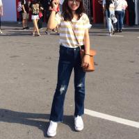 ราคา ส่งต่อกางเกงยีนส์สีเข้มมือสองขาม้าขาดเข่าเล็กน้อย (5903444893)