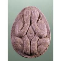 ราคา Antig Sun 3333 พระปิดตาโยงก้น เนื้อผง หลังยันต์อักขระขอม ธน ลา โภ ไม่ทราบที่ ขนาดเมื่อเทียบกับเหรียญบาท พระเก่ามีอายุ (26231504358)