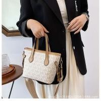 ราคา กระเป๋าทรงถัง ถือได้สะพายได้สายสปอร์ต (25814194545)