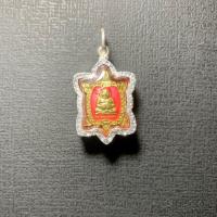 ราคา กรอบเงินแท้พร้อมพระหลวงปู่หลิววัดสี่แยกเจริญพร รุ่น รวย รวย รวย มีตามสีวันเกิด (6234821646)