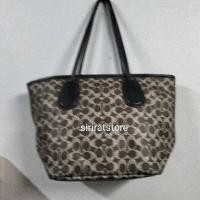 ราคา กระเป๋าสะพายข้างทรงช้อปปิ้ง coach มือสองของแท้%สภาพใหม่สะอาดไม่มีตำหนิ (21595978717)